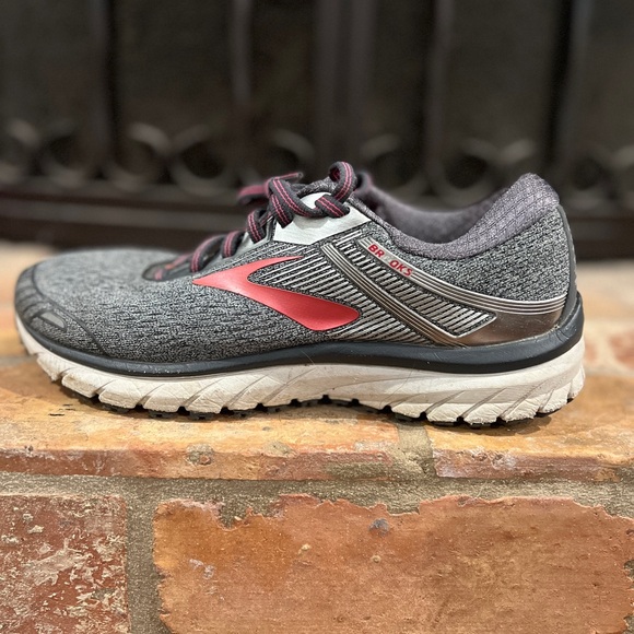 Brooks Adrenaline GTS 18 running shoes - Picture 4 of 11